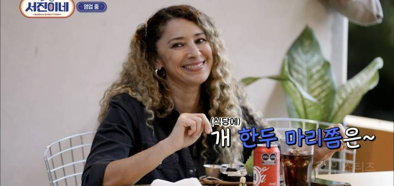 유기견이 식당에 들어와도 신경 안 쓰는 문화를 보고 배워야 하는 이유 | 인스티즈