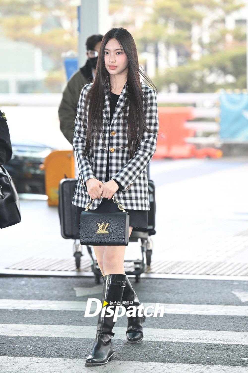 [잡담] 오늘 혜인이 루이비통 착장인데 평범하고 입을만해서 놀람 | 인스티즈
