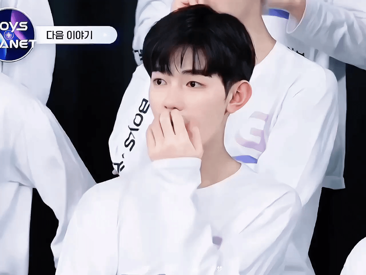 [잡담] 저 착장으로 움직이는 장하오 빨리 보고싶다 | 인스티즈