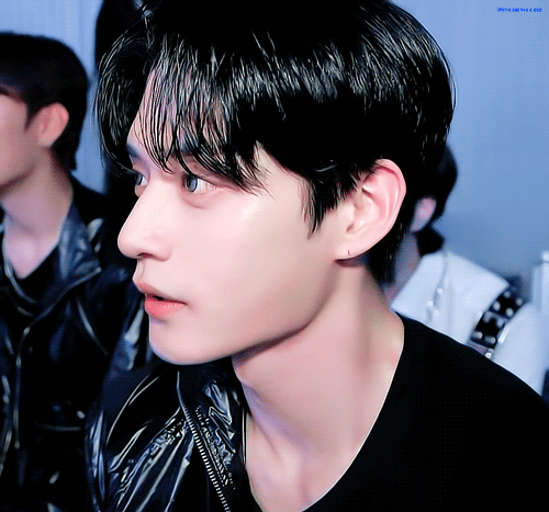 [잡담] 김지웅 얼굴 재밌다.. | 인스티즈