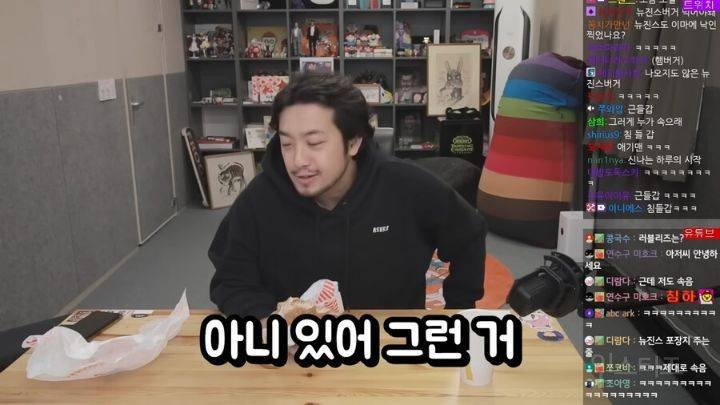 맥도날드X뉴진스 팬아트에 낚인 이말년 | 인스티즈