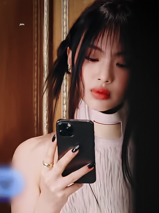 [잡담] 혜인이는 처피뱅이나 앞머리 없거나 시스루뱅처럼 눈썹 보이는 스타일링이 진짜 베스트인 것 같아 | 인스티즈