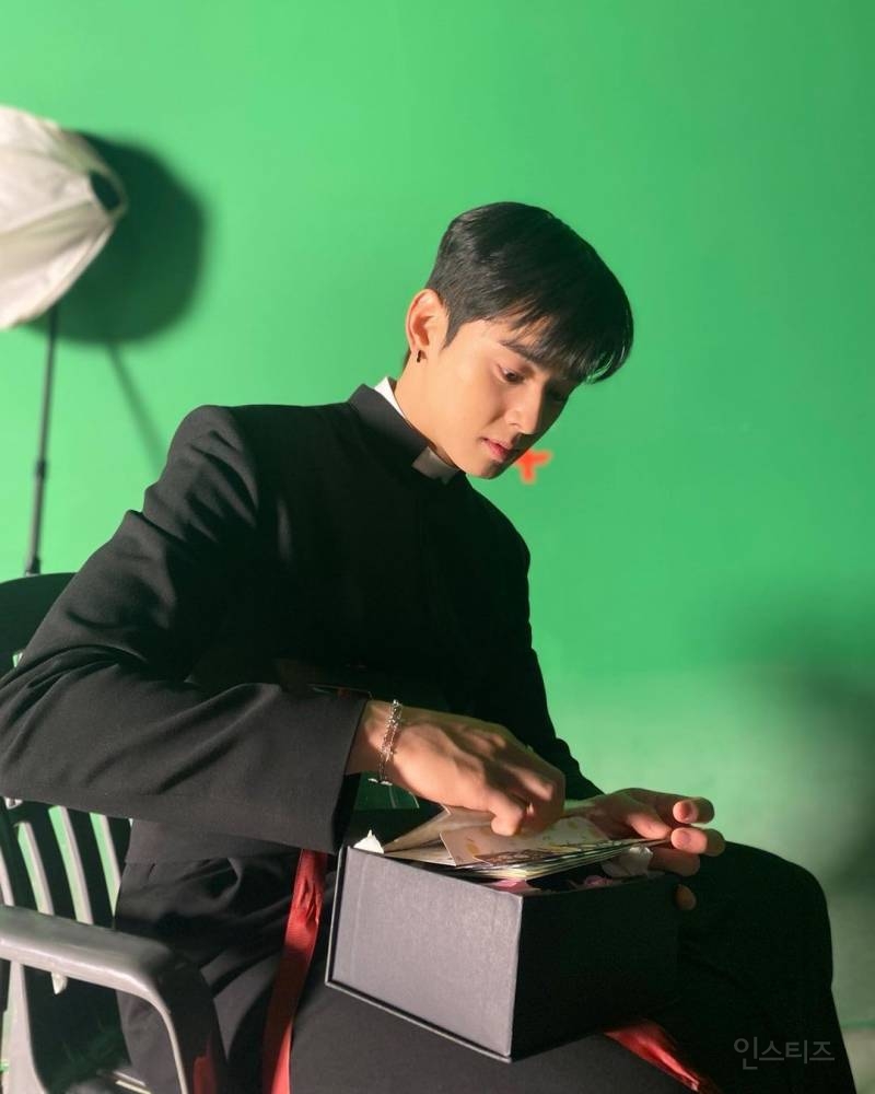 눈알을 모아도 잘생긴 차은우 아일랜드 비하인드 | 인스티즈