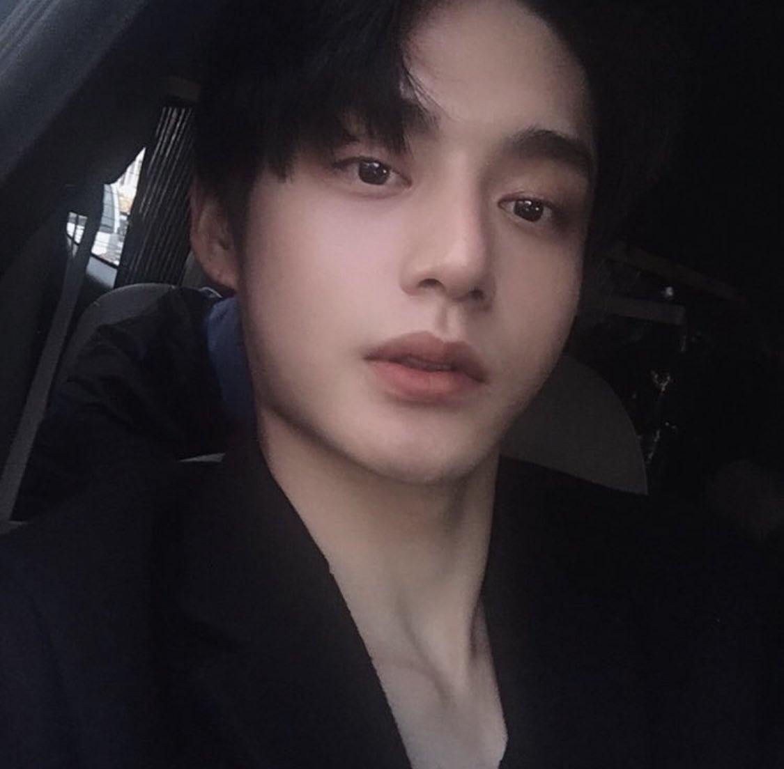 [잡담] 김지웅 그 얼굴에 셀카까지 잘 찍어줘서 고맙다 | 인스티즈