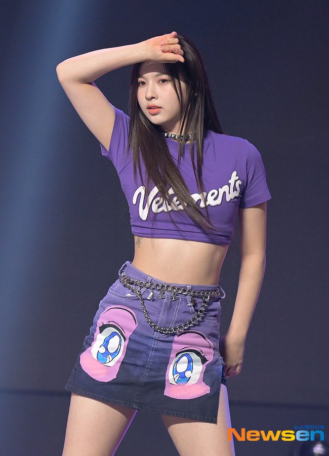 [잡담] 진솔이 타투스티커 다 못지우고 다이스 무대 올라간거 | 인스티즈