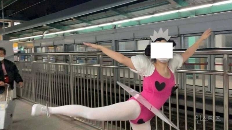 지방사람들이 부러워 하는 서울 지하철의 일상.jpg | 인스티즈