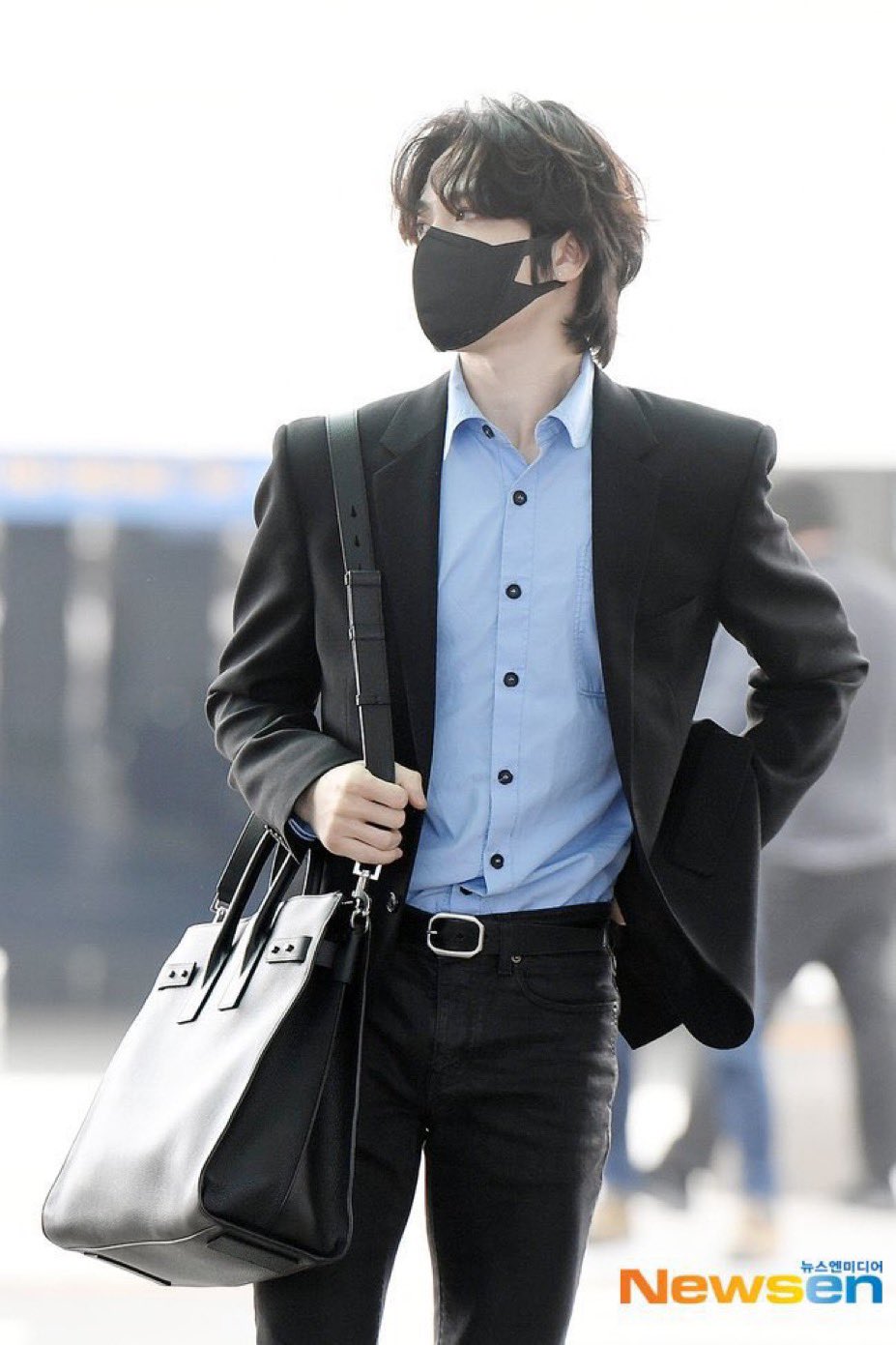 [잡담] 같은 셔츠 같은 사람 같은 05년생 막내인데 언제 이렇게 커버렷다니.... | 인스티즈