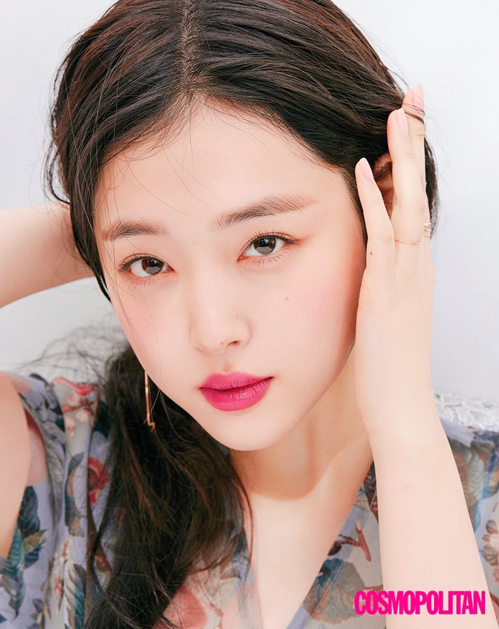 [잡담] 근데 설리 진짜 복숭아라는 단어가 인간으로 태어난 사람 같음 | 인스티즈