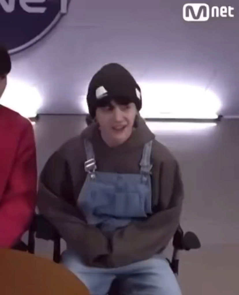 [잡담] 난 아직 어제 매튜 착장에서 헤어나오지 못함.. | 인스티즈