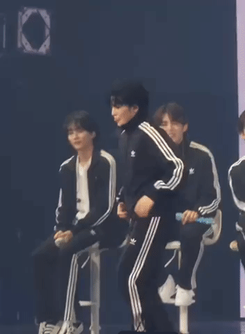 [잡담] 세븐틴 우지 춤추는데 맏형 둘 좀 봐 ㅜㅜ (스포있음) | 인스티즈