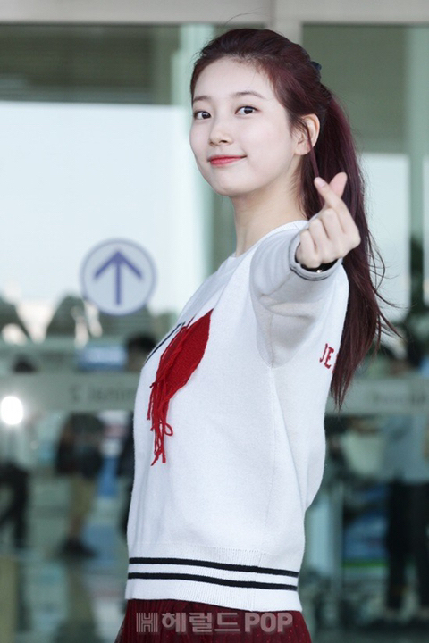 [잡담] 수지 이 머리 탈색해야 할까? | 인스티즈