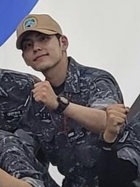 [잡담] 원필 군대 사진 떴는데 | 인스티즈