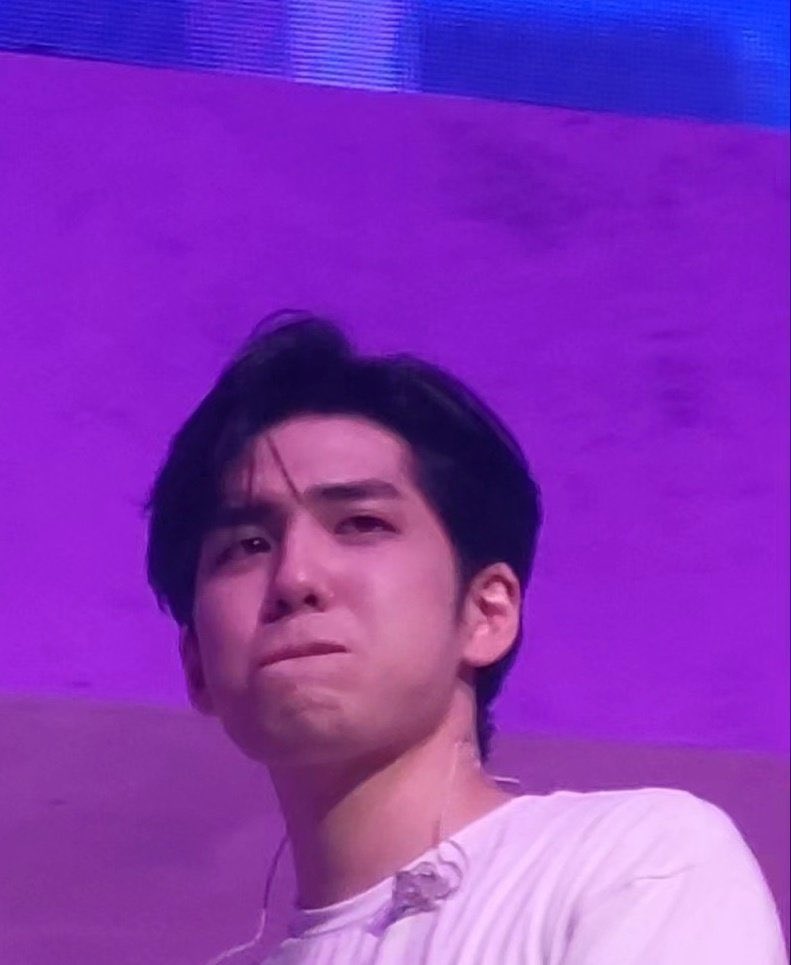 [잡담] 원필 눈물 참는거 진짜 귀엽게 참는다.. | 인스티즈