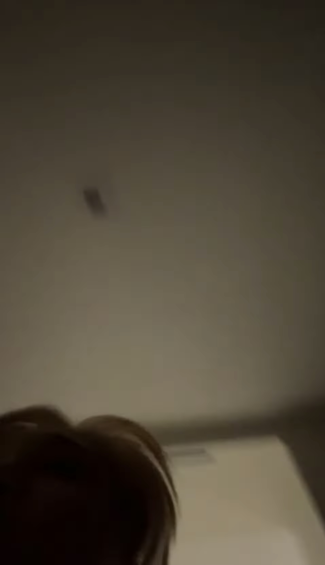 [잡담] 카이랑 백현 라이브하다가 누가 문 띵동하면 | 인스티즈