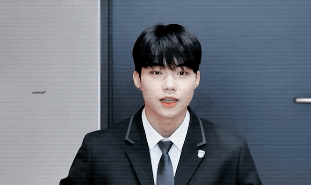 [잡담] 박건욱 학교 교복 입은거랑 보플 교복 입은거봐 | 인스티즈