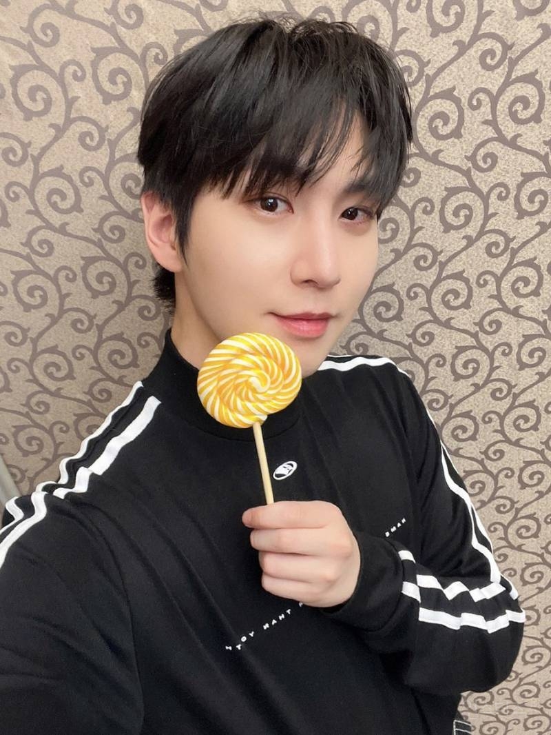 화이트 데이라서 팬들한테 잔망 부리는 남자 아이돌 | 인스티즈