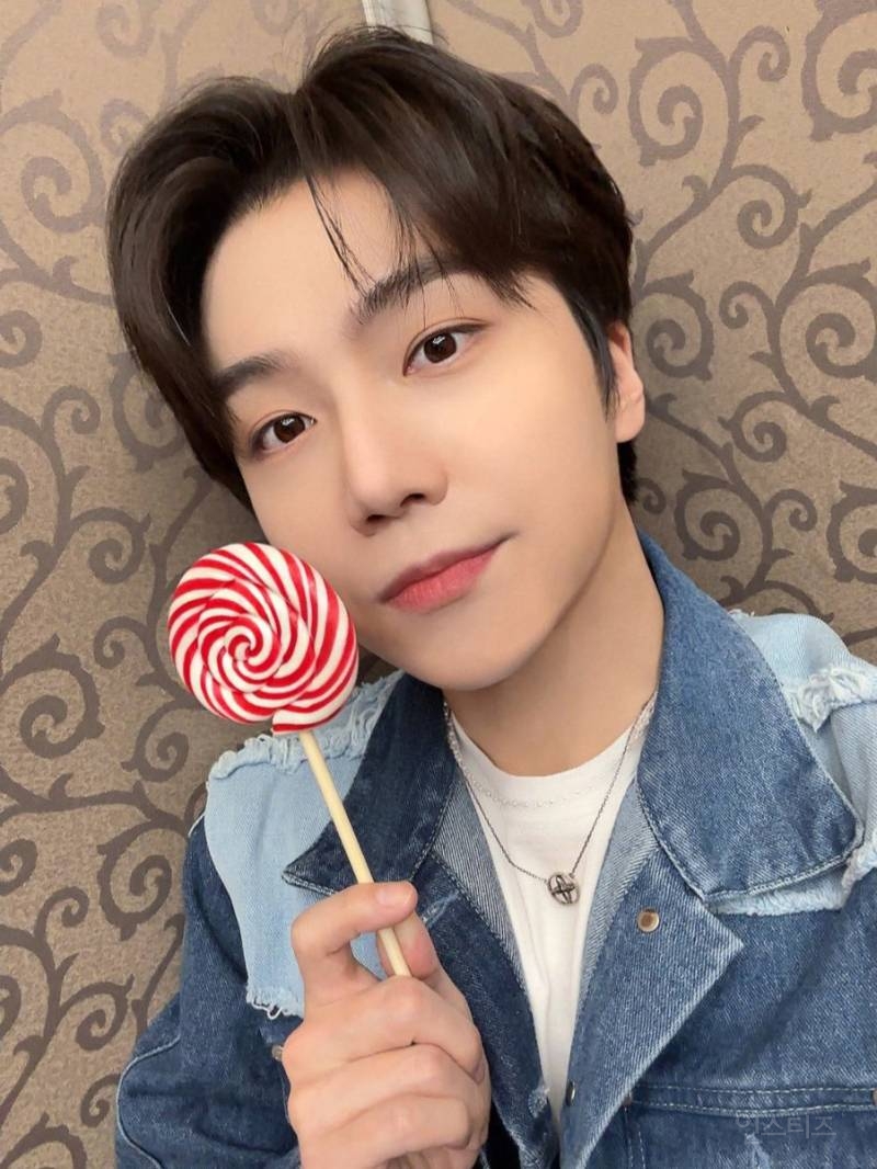 화이트 데이라서 팬들한테 잔망 부리는 남자 아이돌 | 인스티즈