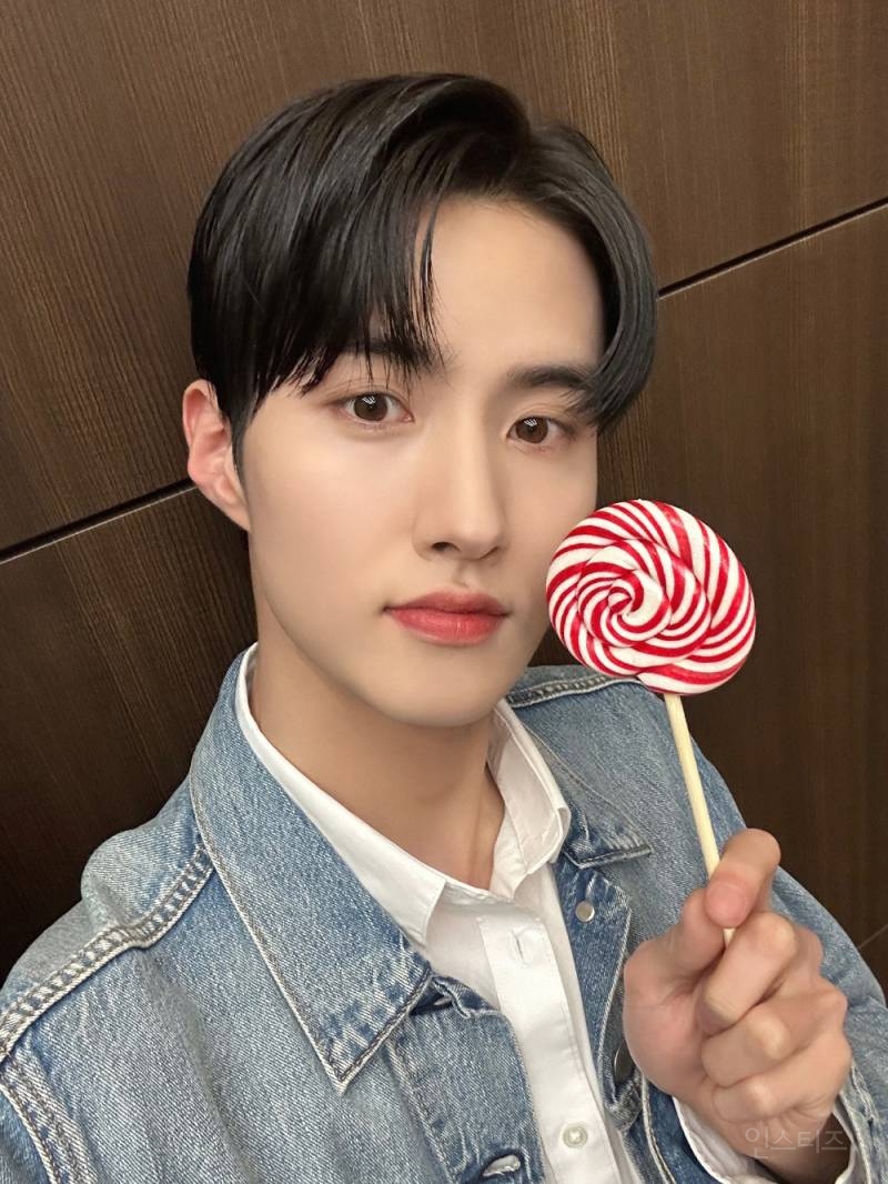 화이트 데이라서 팬들한테 잔망 부리는 남자 아이돌 | 인스티즈