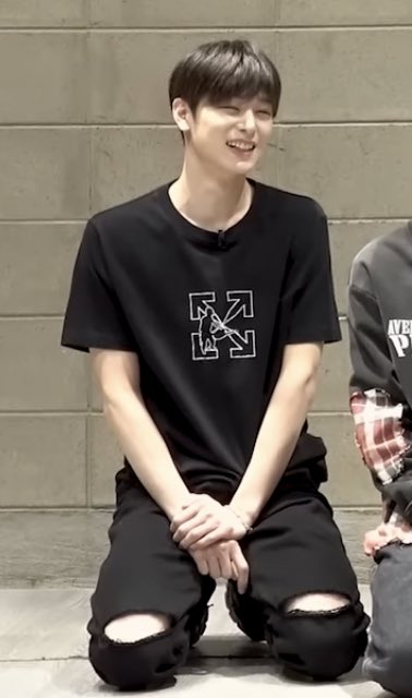 [잡담] 조금 오바보태서 어깨에 뭐 넣은거같음 | 인스티즈