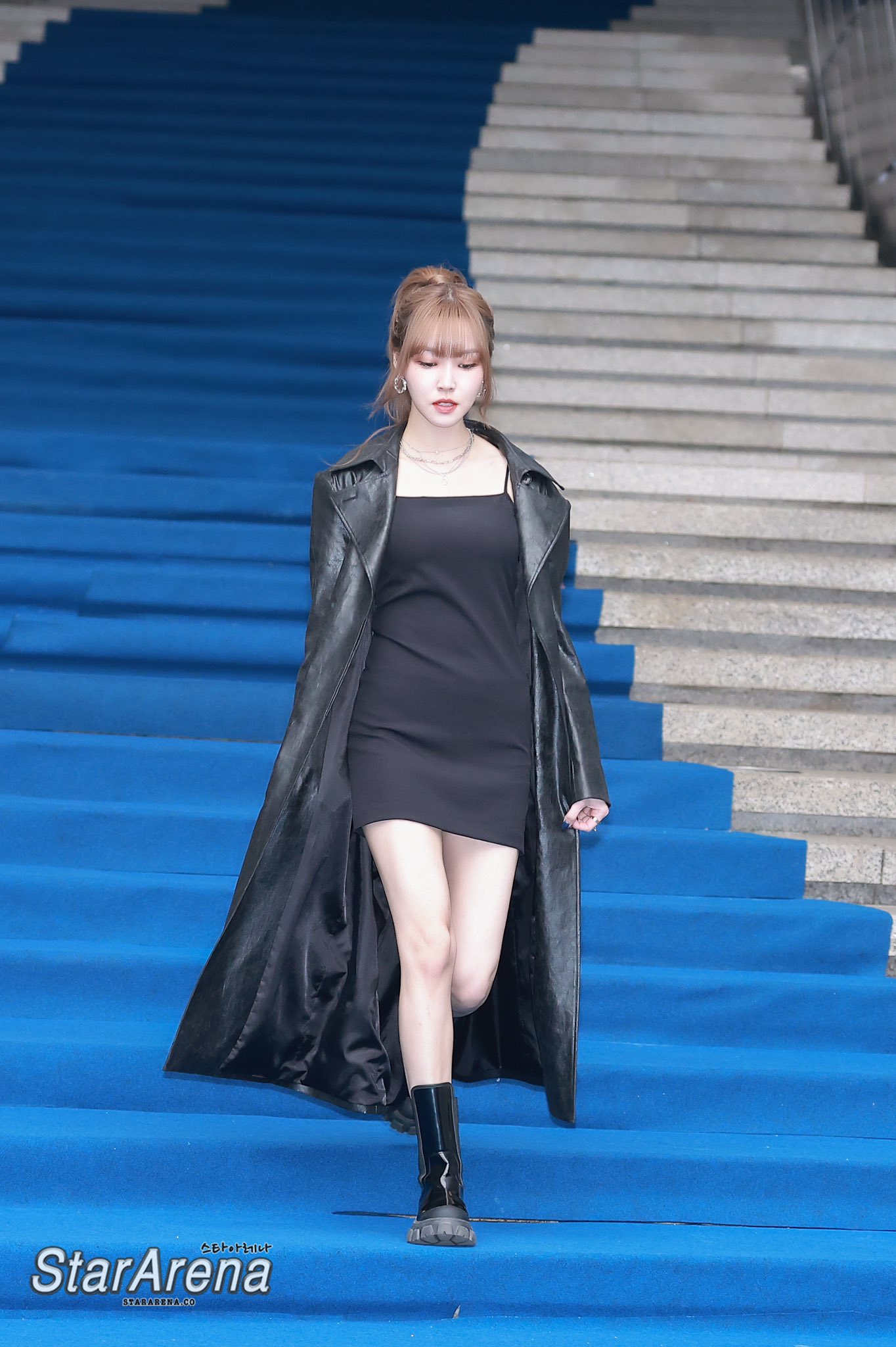 [잡담] 이게 정녕 같은 그룹의 포토월 차이?ㅋㅋㅋ | 인스티즈