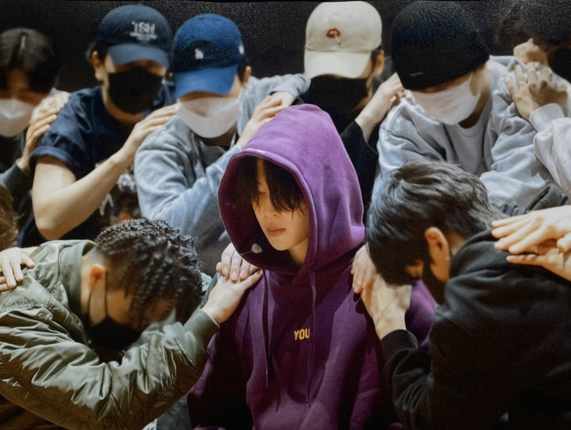 [잡담] 지민 이 사진 언제 뜬거야? | 인스티즈