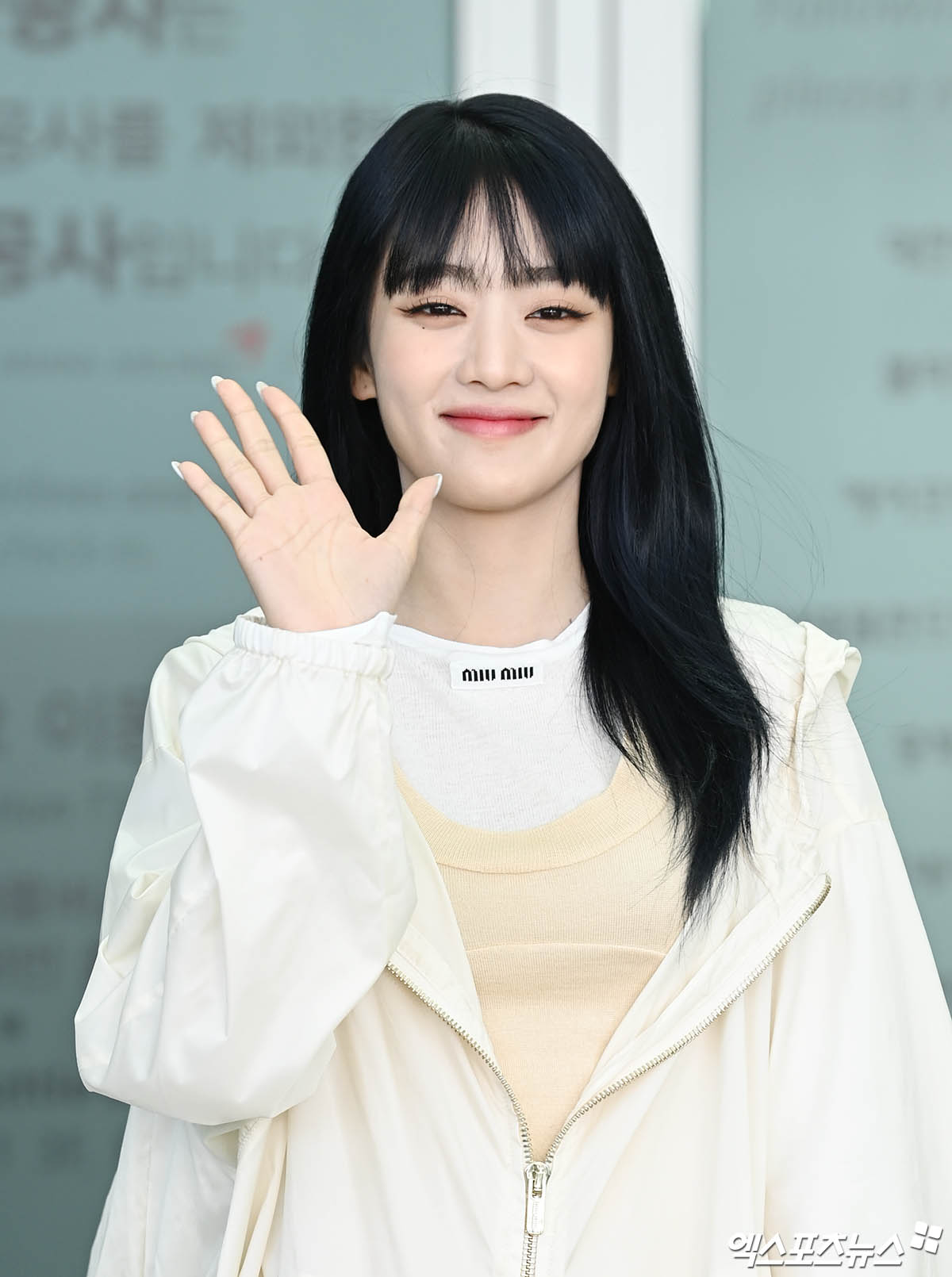 실시간 홍콩 출국한 아이들 민니 기사사진 (feat. 미우미우) | 인스티즈