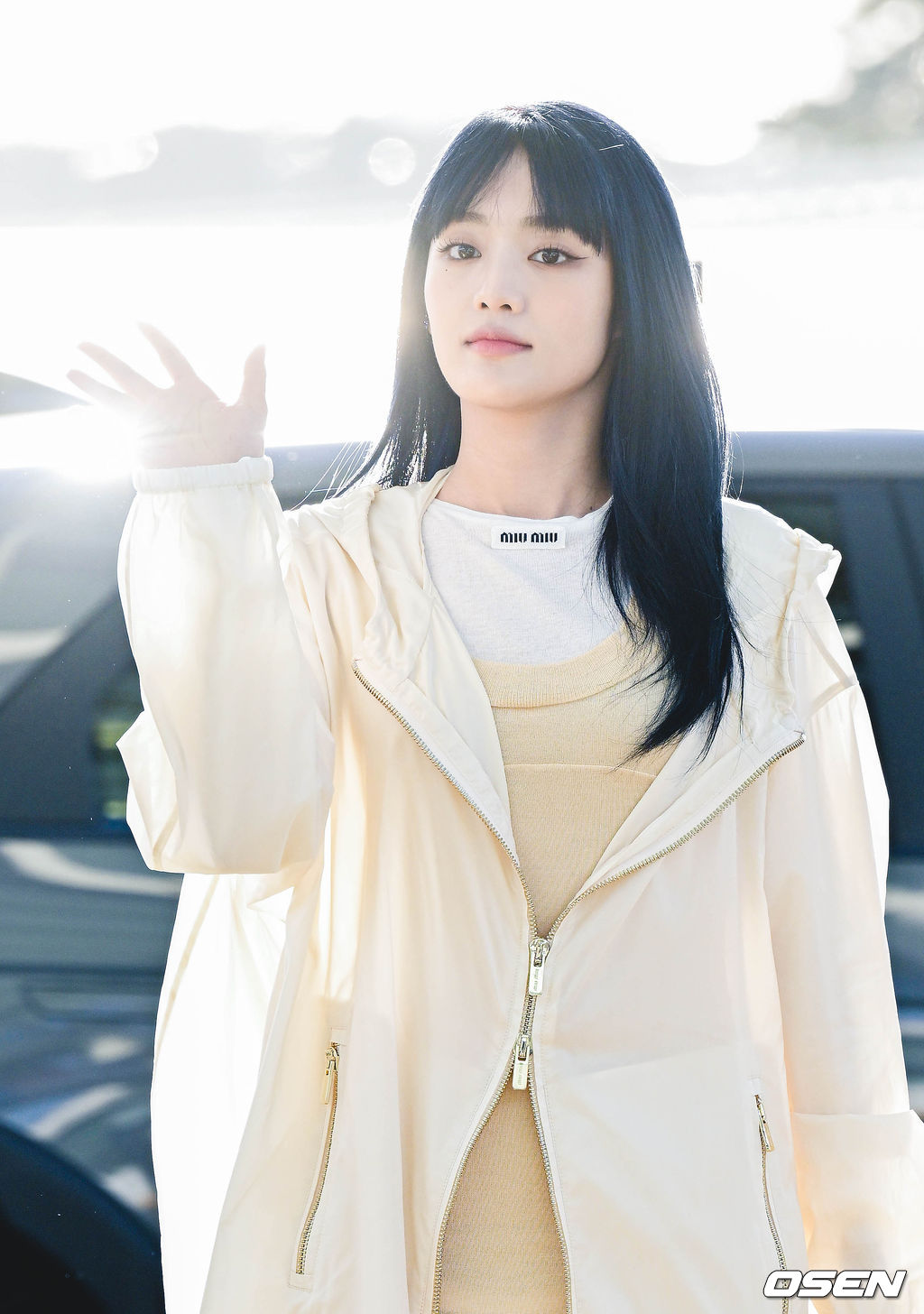 실시간 홍콩 출국한 아이들 민니 기사사진 (feat. 미우미우) | 인스티즈