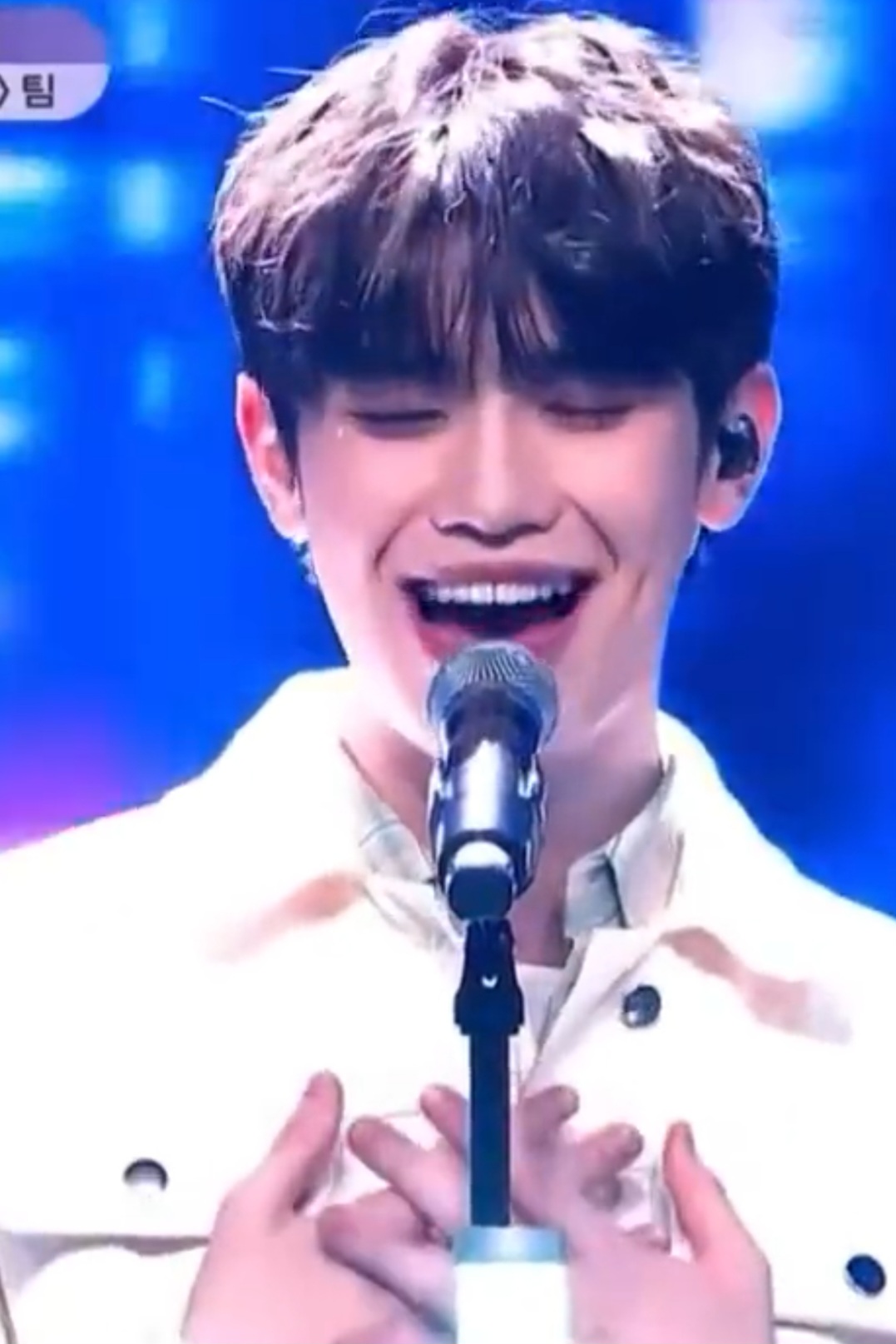 [잡담] 아니 사람이 어떻게 이런 표정으로 노래를 할 수 가있지 | 인스티즈