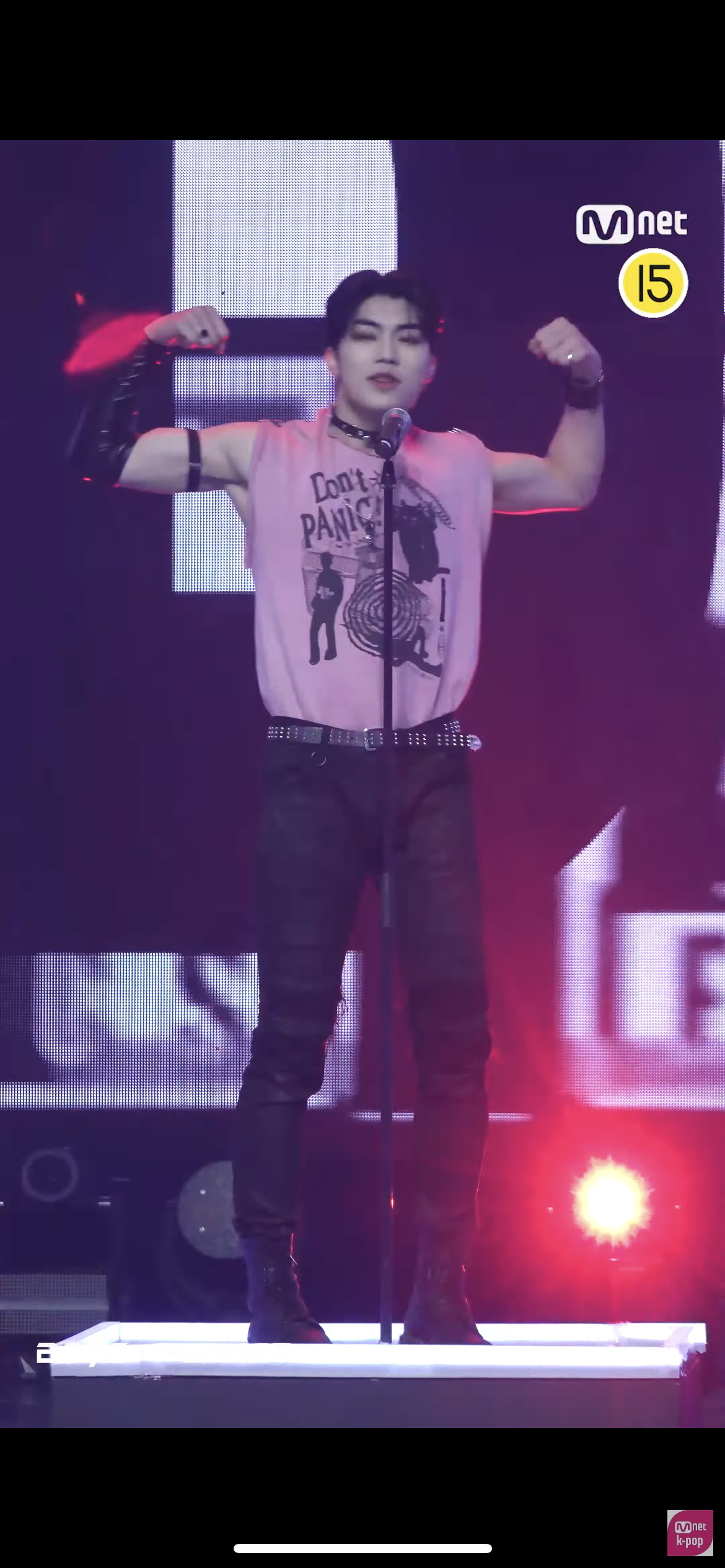 [잡담] 우리 건욱이 근육 좀 보고 가주세요.. | 인스티즈