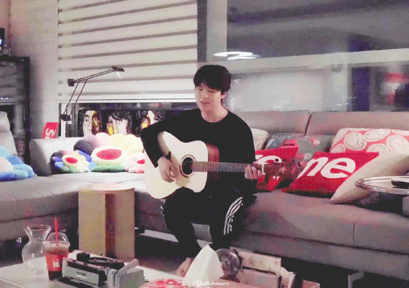 [잡담] 근데 방탄 지민 거의 피독이랑 동거를 했네 | 인스티즈