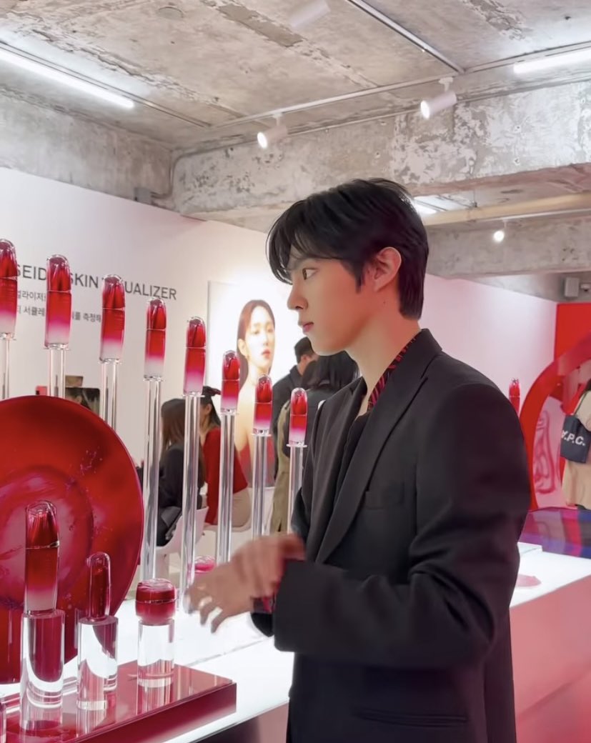 [잡담] 어제자 뜬 김우석 새 근황 미쳤음..... | 인스티즈