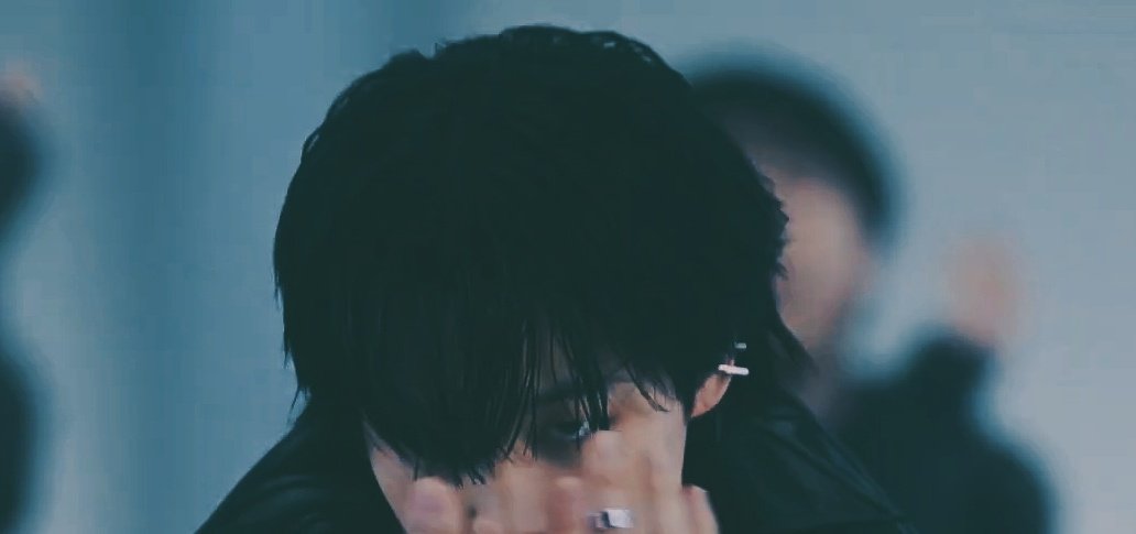 [잡담] 야 이게 데뷔 11년차 아이돌 눈에서 나오는 독기래 | 인스티즈