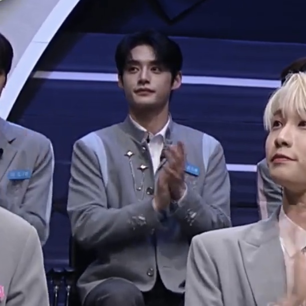 [잡담] 김지웅 오늘도 잘생겼네 | 인스티즈