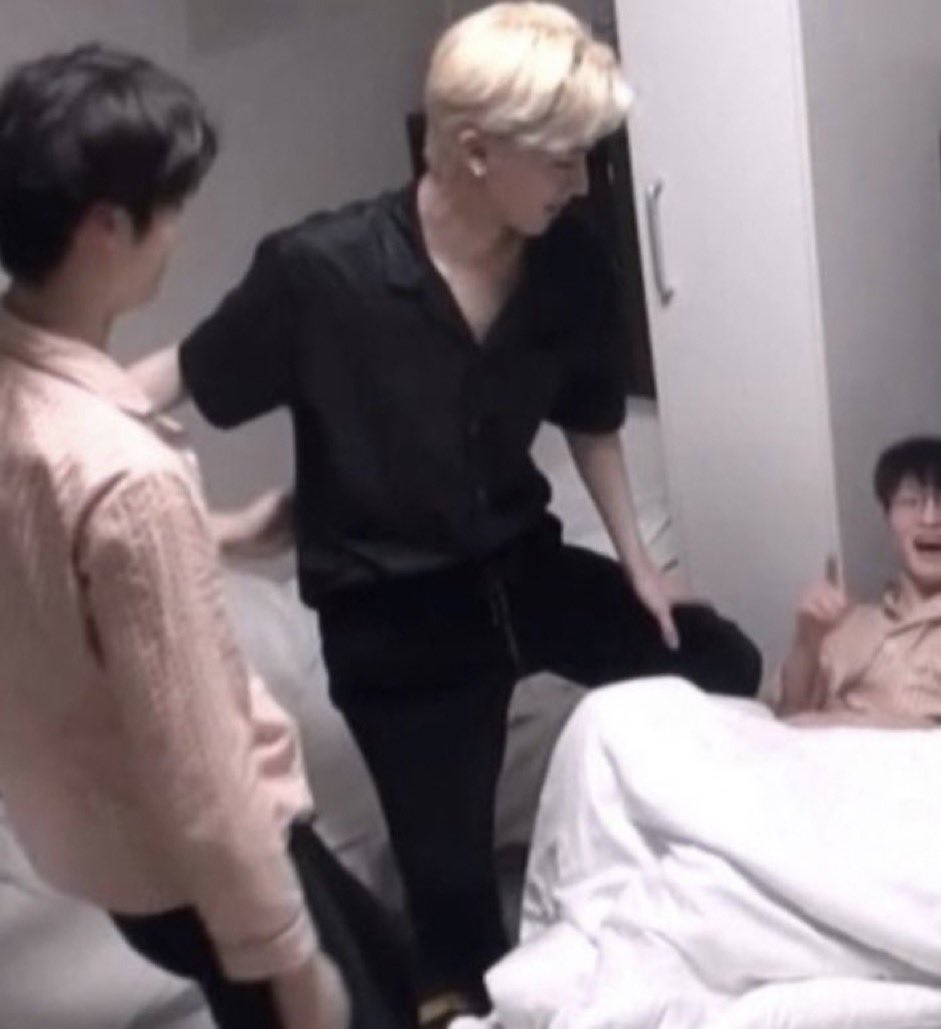 [잡담] 리키 숙소에서 아직 옷 안 갈아입은줄 알았는데 | 인스티즈