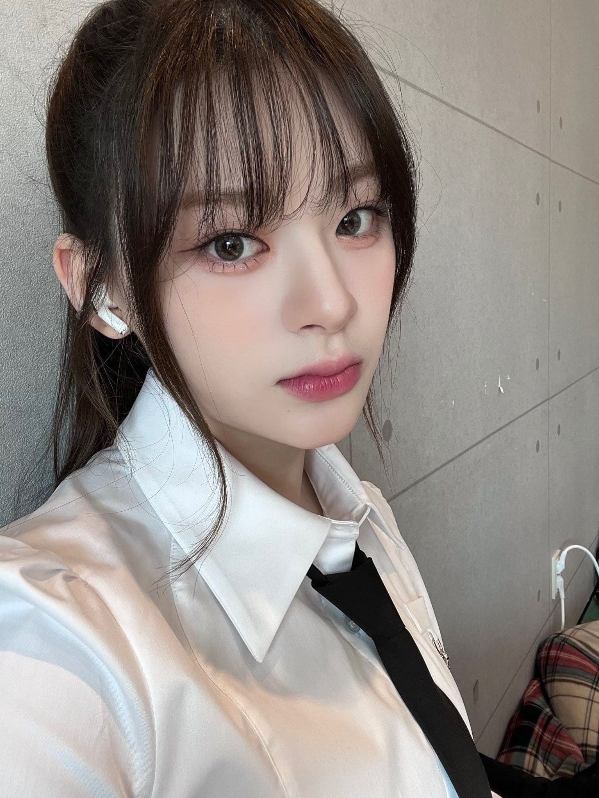 [잡담] 혹시 이런 느낌이 있는 여돌 사진 줄 수 있어? | 인스티즈