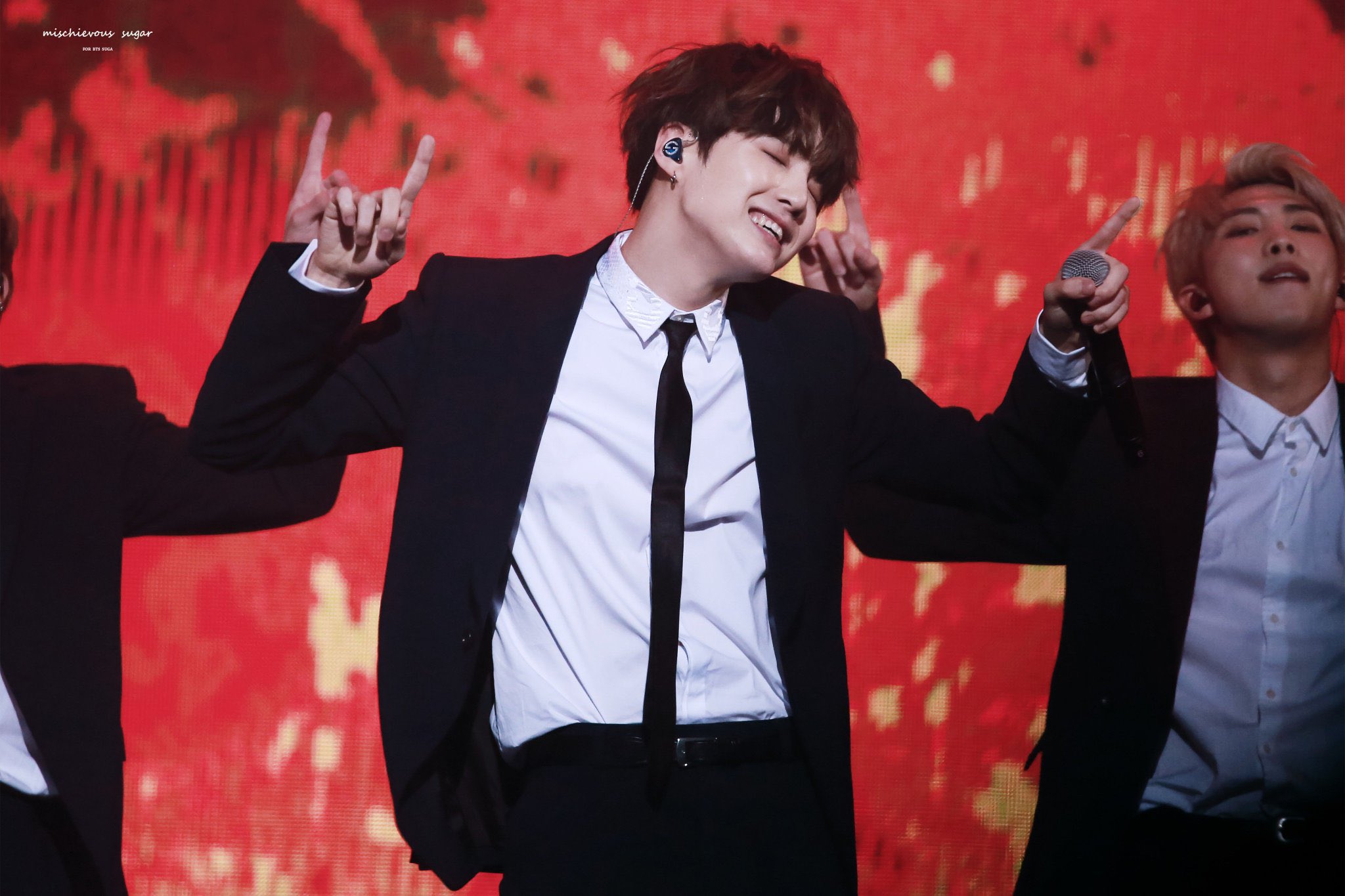 [잡담] 슈가 무대할 때 내가 좋아하는 것들... | 인스티즈