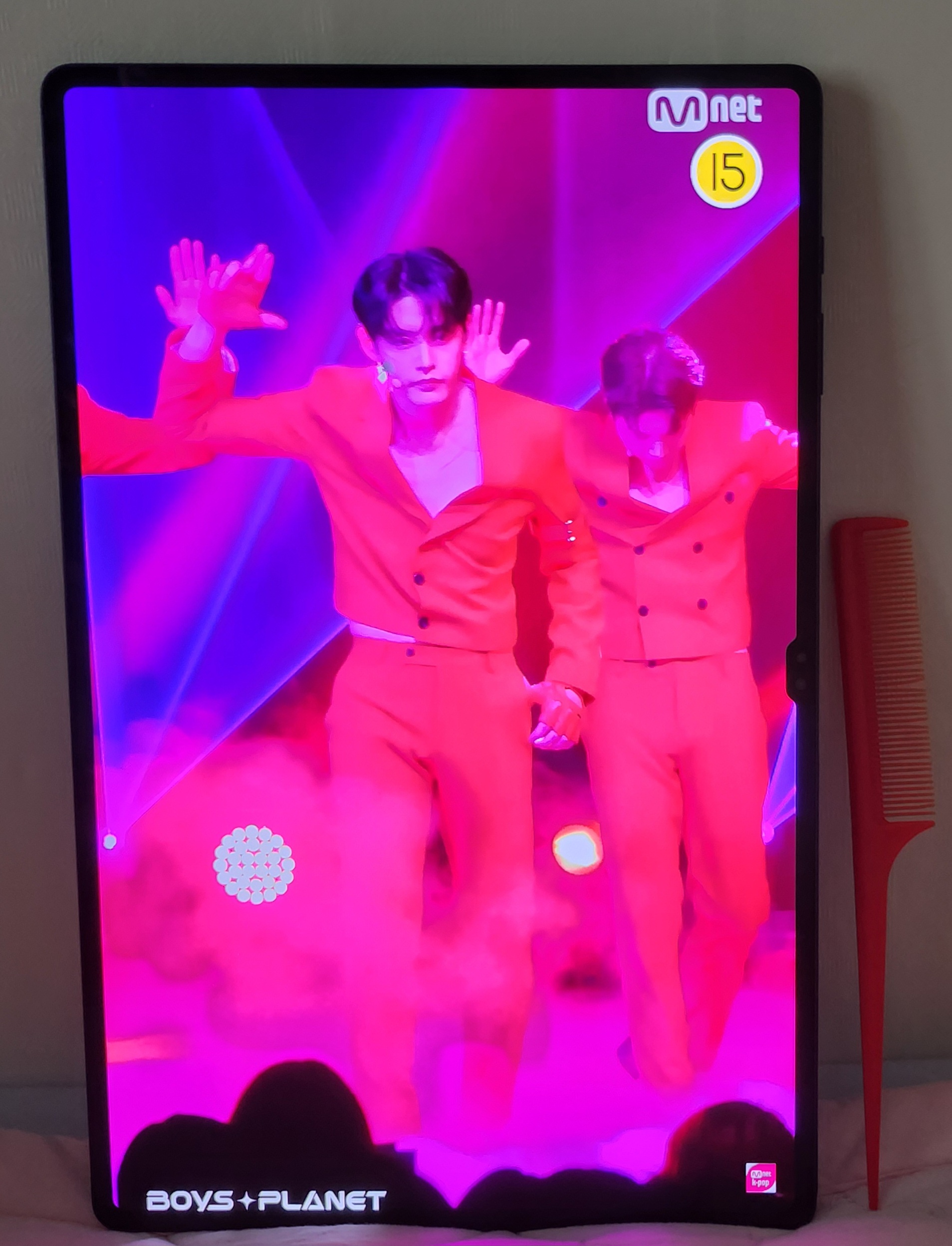 [잡담] 아이패드? 그것도 태블릿이라고 파는 거임? | 인스티즈