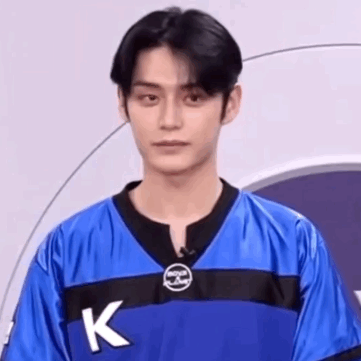 [잡담] 취향 일관적이네 소리 나올 것 같은 내 취향의 김지웅 움짤 4개 | 인스티즈