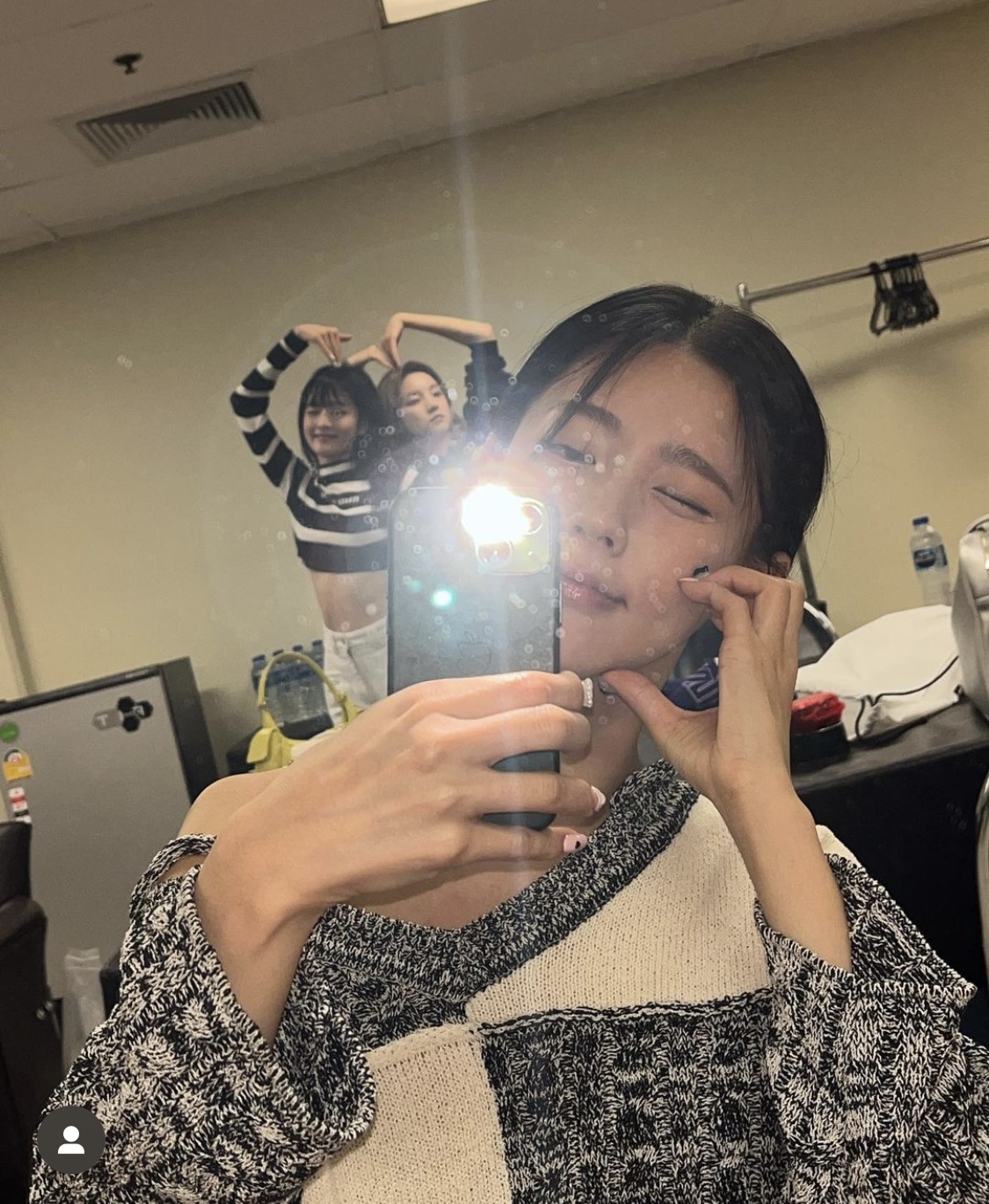 [잡담] 아이들 미연 거울 셀카 너무 예뻐 | 인스티즈