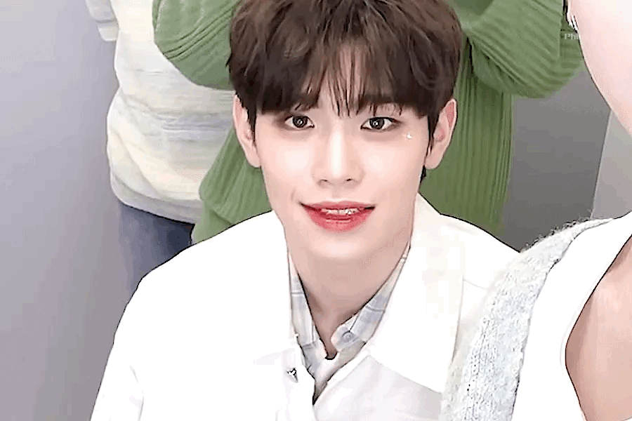 [잡담] 김태래 초반에 짝눈이라 쌍테 붙이고 온거??? | 인스티즈