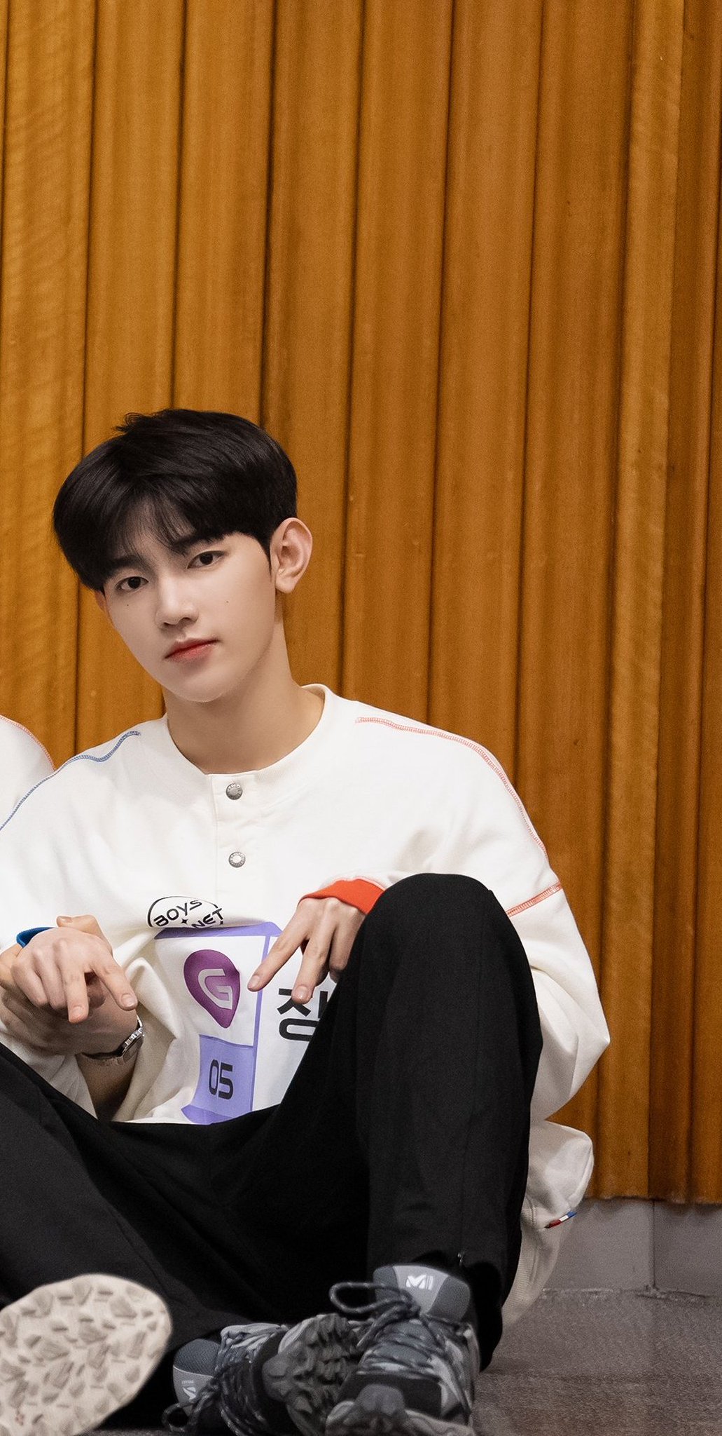 [잡담] 장하오 아빠다리 힘들어서 계속 M자로 앉는데 | 인스티즈