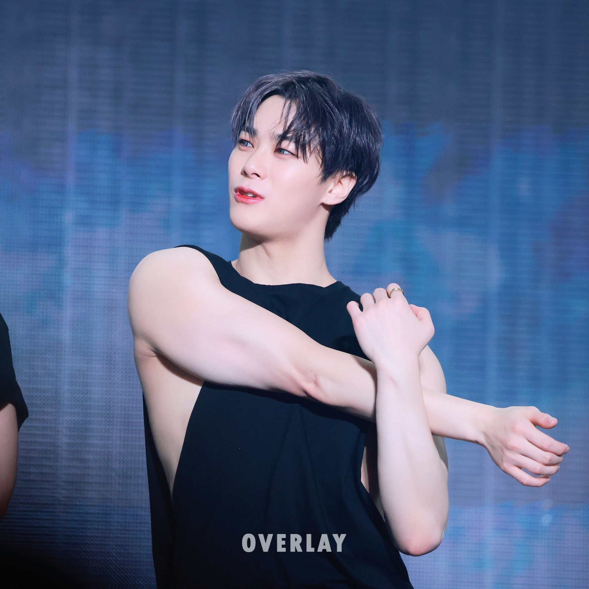 [잡담] 오늘 팬콘 문빈 갭 차이 진짜 설렜음 | 인스티즈