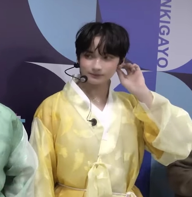 [잡담] 휴닝카이 한복 진짜 잘 어울린다ㅋㅋㅋㅋ | 인스티즈