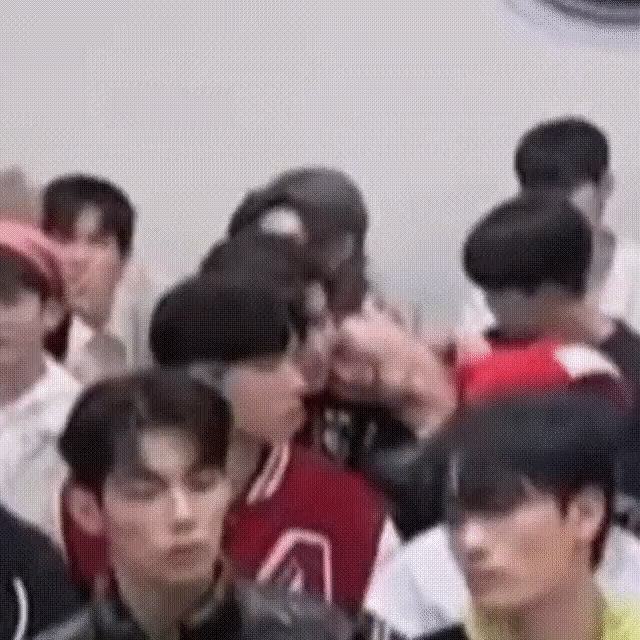 [잡담] 성한빈 다음엔 어떤 위에화랑 친해질거야 | 인스티즈