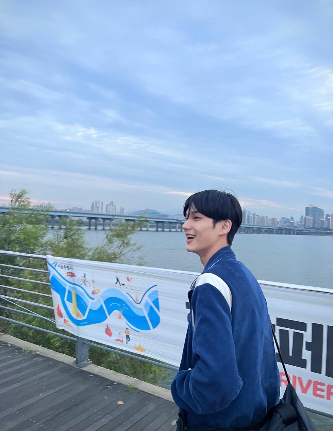 [잡담] 박한빈 이사진 진짜 누구 닮지않았어???????? | 인스티즈