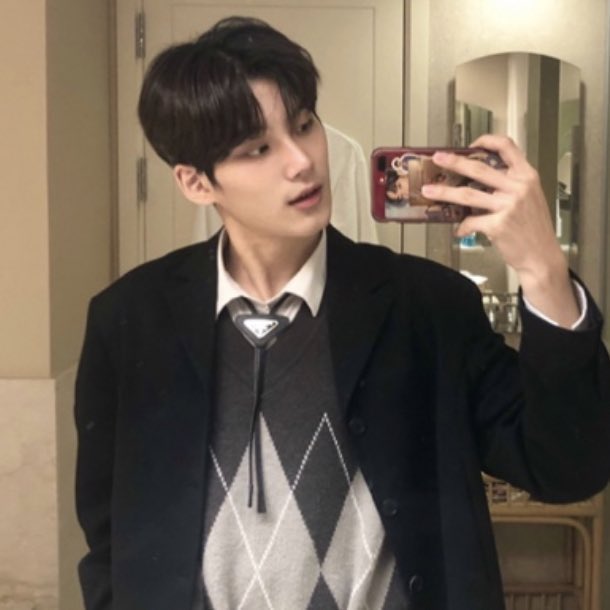 [잡담] 박한빈 이사진 진짜 누구 닮지않았어???????? | 인스티즈