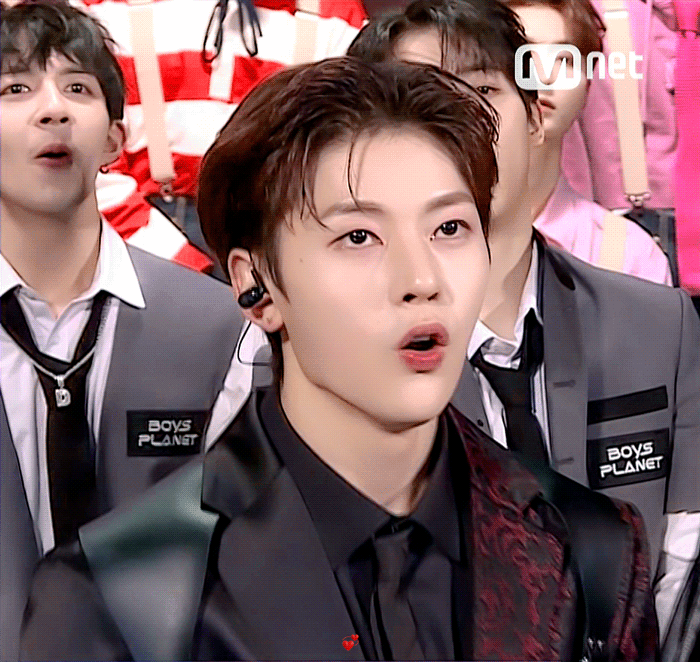 [잡담] 갑자기 매튜 02년생인거 너무 좋아 | 인스티즈