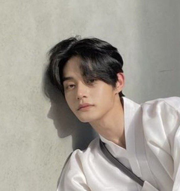 [잡담] 김지웅은 그림자조차 잘생김 | 인스티즈