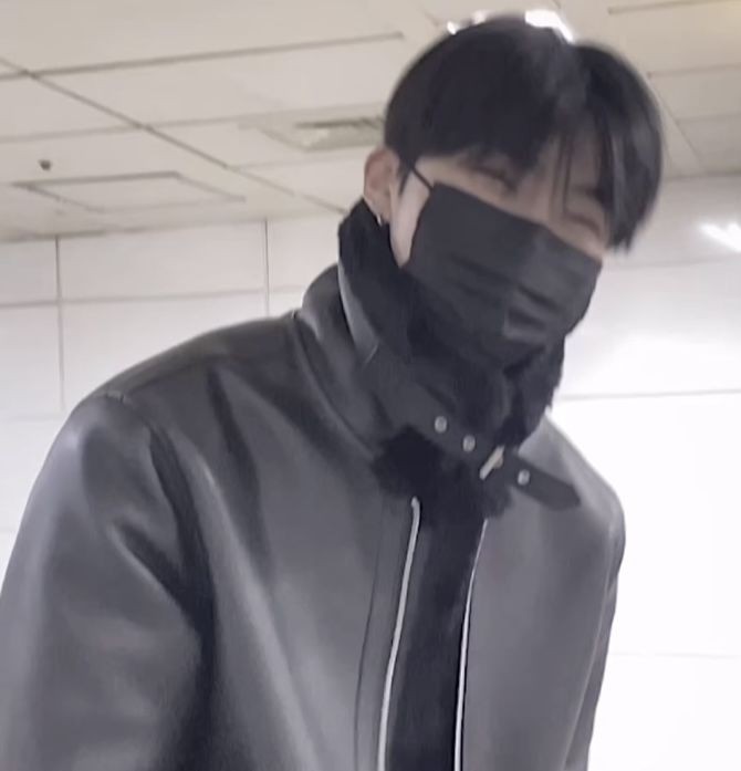 [잡담] 건욱이 눈웃음보고 자야겠다 | 인스티즈