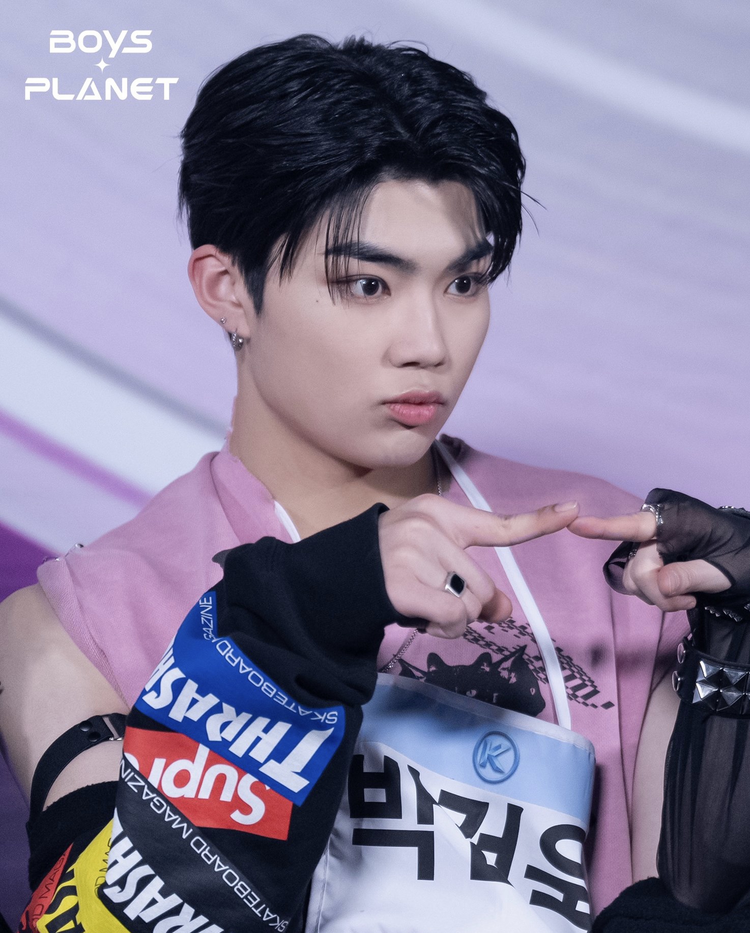 [잡담] 아 건욱이 초커 진짜 불편했나봄 | 인스티즈